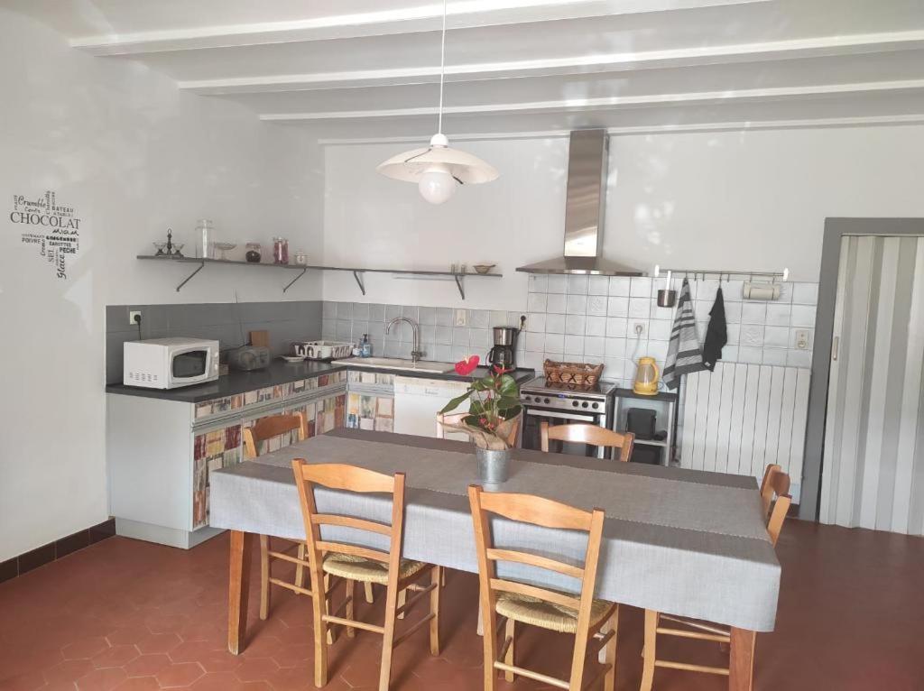 Gite Chez L'Oncle Jules Velesmes-Echevanne Esterno foto